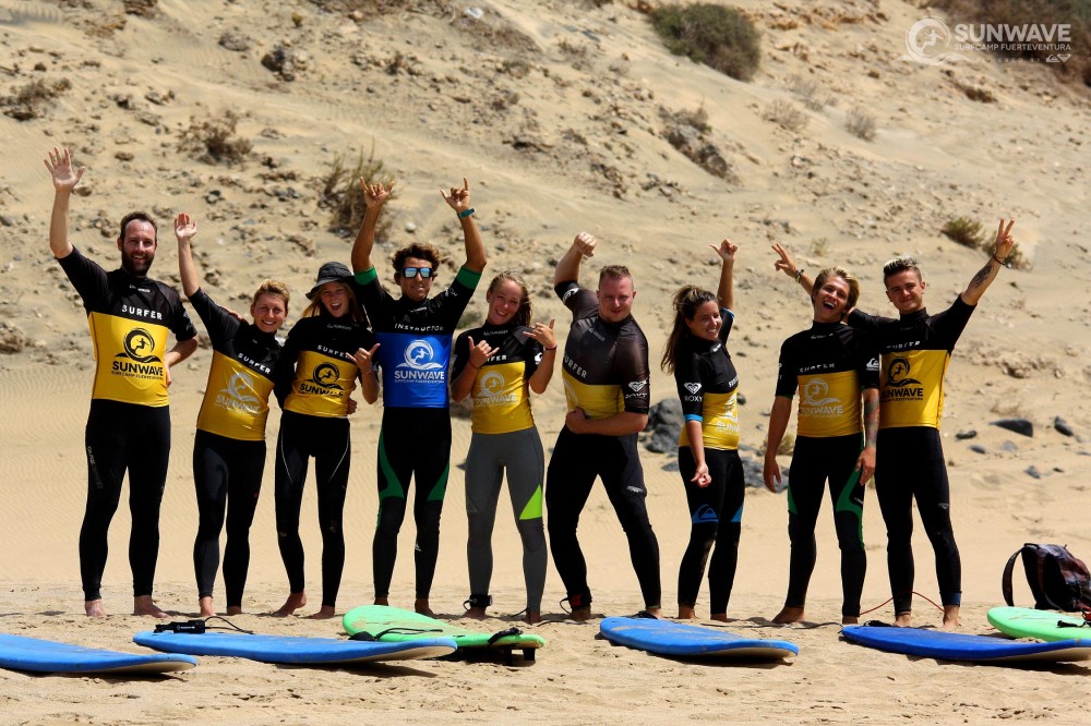 El Cotillo Surfing Atlantic Waves - Surfer Photos 2016.08.17